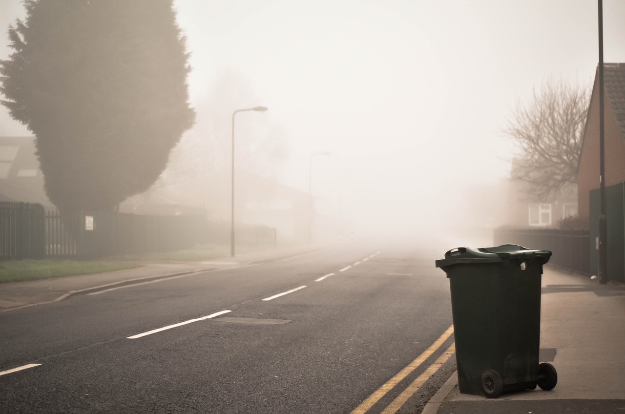 ¿Cuánto mide un cubo de basura?