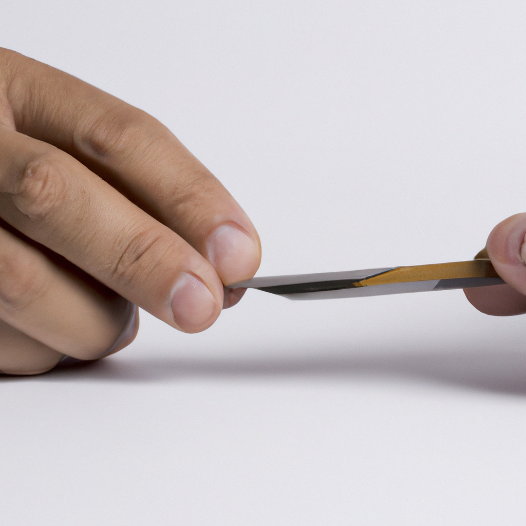 ¿Puedes cortar policarbonato con una sierra de mano?
